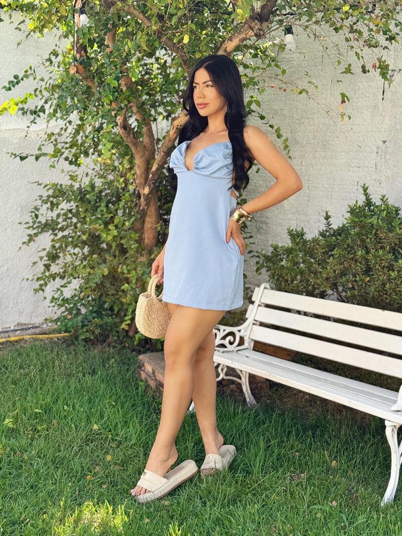 Vestido Curto Azul Claro Decote Elegante